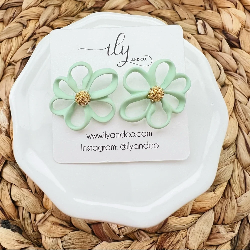 New Small Mint Green and Gold Flower Stud Earrings | Lightweight | Floral